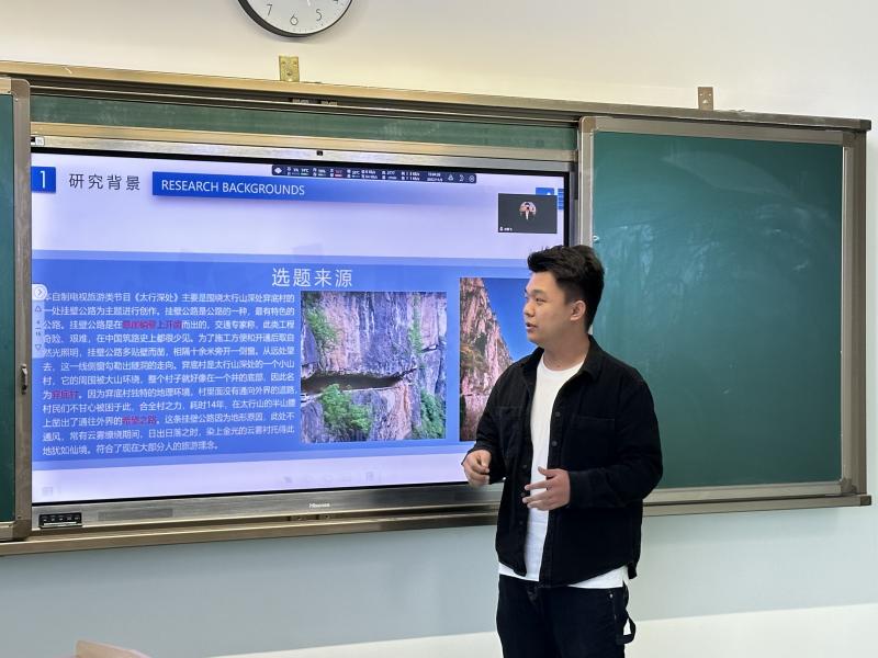 大学生另辟蹊径转换完美体育职业赛道到职校学“一技之长”